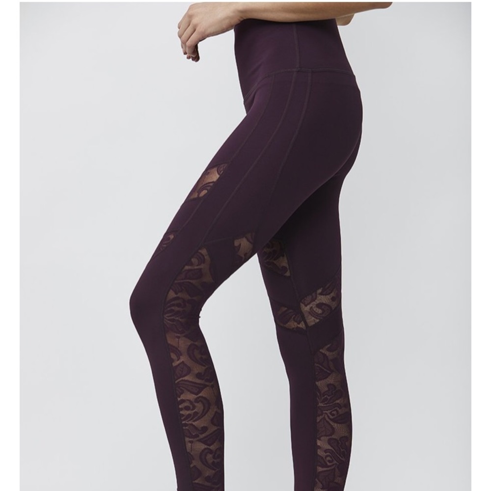 DYI Lace Ready Tight in burgundy